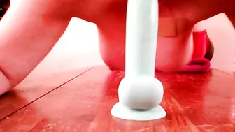 MILF Masturbates with Sex Toys & Deepthroats BJ in Homemade Video