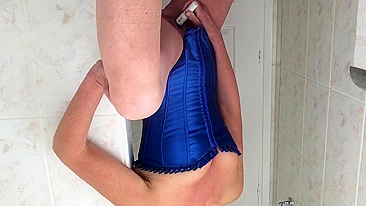 MILF Masturbates with Vibrator & Cums Hard, Amateur Homemade Sex Toy Orgasm