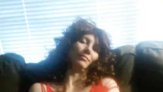 Craving MILF Screaming Orgasm with Amateur Brunette & Dildo Craving MILF Screaming Orgasm with Amateur Brunette & Dildo