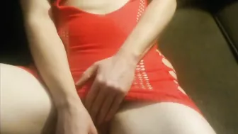 Craving MILF Screaming Orgasm with Amateur Brunette & Dildo