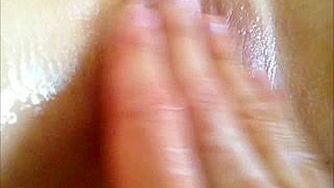 Amateur Girlfriend Clit Stimulation & Fingering Orgasm