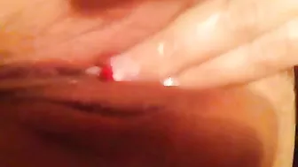 Amateur Shaved Pussy Fingering Masturbation Video