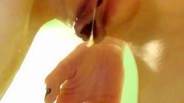 Messy Squirt Selfie Amateur with Big Pussy and Creamy Fingering
