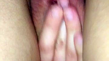 MILF Upskirt Amateur Fingering Cumming Pussy Rubbing Homemade Masturbation