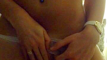 College Teen Homemade Masturbation Video in Panties