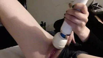 Homemade Masturbation with Squirting Orgasm and Wet Pussy