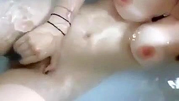 Natural Beauty Masturbation Orgasm in the Bathtub