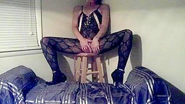 MILF Secretary Homemade Lingerie Masturbation Video for Boss