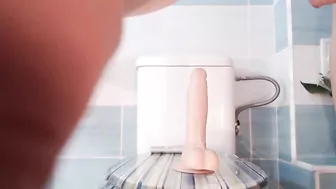 Chubby Pawg Fucks Huge Dildo in Amateur Masturbation Session