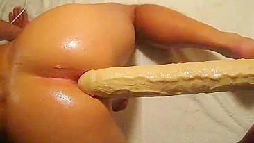 Amateur Masturbates with Huge Dildos in Homemade Anal Sex