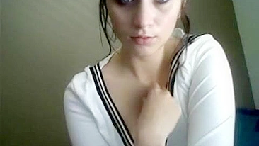 Must-See Amateur Brunette Homemade Masturbation Squirting Orgasm!