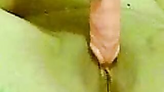 Amateur Arab BBW Masturbates with Dildo in Homemade Video