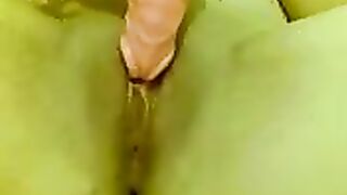 Amateur Arab BBW Masturbates with Dildo in Homemade Video