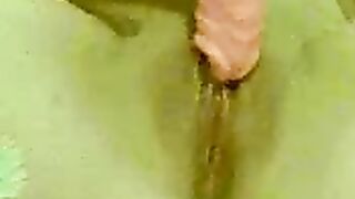 Amateur Arab BBW Masturbates with Dildo in Homemade Video
