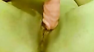Amateur Arab BBW Masturbates with Dildo in Homemade Video