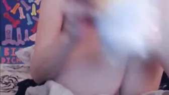 Masturbating College Cutie Big O on Webcam!