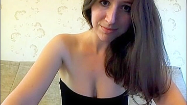 Brunette Babe with Big Naturals Masturbates on Webcam!