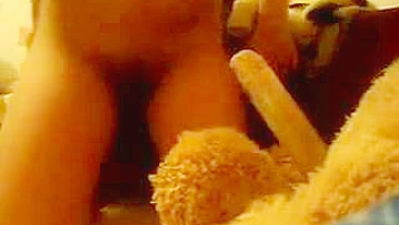Masturbating Teen Fucks Herself with Dildo in Homemade Porn!