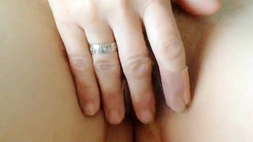 Hairy Milf Wife Masturbates with Fingers in Homemade Amateur Porn