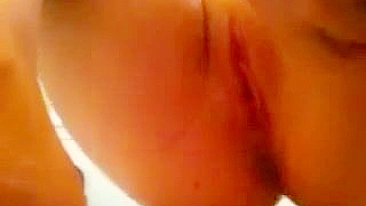 Blonde Teen Fingerings in Shaved Pussy Amateur Masturbation