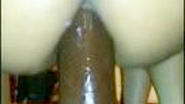 Amateur Girl Masturbates with Huge Dildo in Anal Sex!