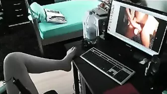 MILF Gets Off on Webcam with Huge Cock and Vibrator!