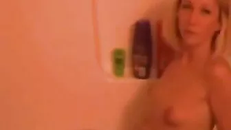 Girlfriend Intimate Masturbation & Handjob Session in the Bath