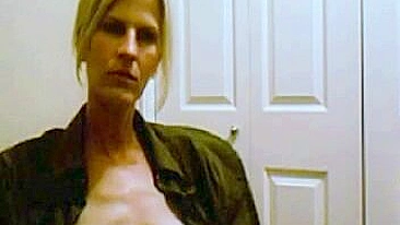 MILF Masturbates on Webcam - Blonde Fingered Solo