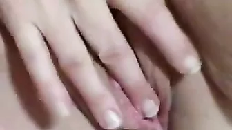 MILF Mom Rubs Her Chubby Pussy Front & Back in Homemade Amateur Fingering
