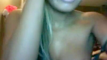 Blonde Babe Masturbation Session on Webcam
