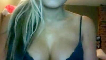 Blonde Babe Masturbation Session on Webcam