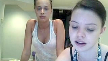 Masturbating Lesbian Teens with Dildos on Webcam!