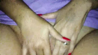 Amateur Latina MILF Fingered Herself in Homemade Wife Masturbation Video