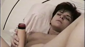 MILF Masturbates with Vibrator & Dildo in Homemade Solo Amateur Video