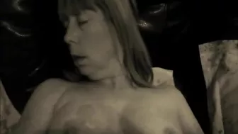 Mom Quickie with Toys - Amateur MILF Masturbates for Orgasm