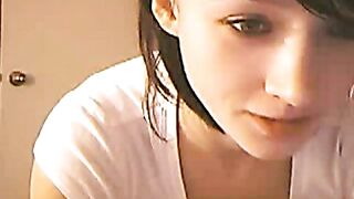 Masturbating Teen Webcam Sessions with Young Brunette Rubbing Pussy
