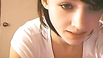Masturbating Teen Webcam Sessions with Young Brunette Rubbing Pussy