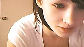 Masturbating Teen Webcam Sessions with Young Brunette Rubbing Pussy