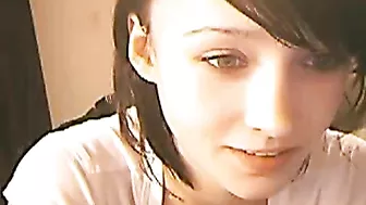 Masturbating Teen Webcam Sessions with Young Brunette Rubbing Pussy