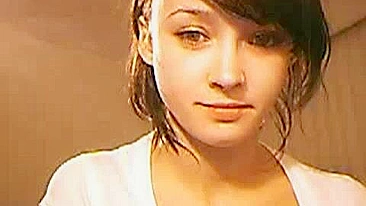 Masturbating Teen Webcam Sessions with Young Brunette Rubbing Pussy