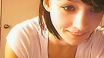 Masturbating Teen Webcam Sessions with Young Brunette Rubbing Pussy