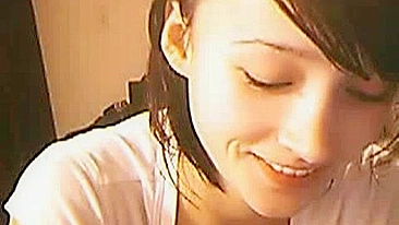 Masturbating Teen Webcam Sessions with Young Brunette Rubbing Pussy