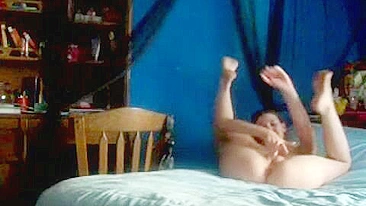 Masturbating Teen Gymnasts on Webcam - Solo Finger Fun!