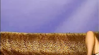 Muff Rubbin' Bliss - A Solo Fingering Orgasm in Pantyhose and Stockings