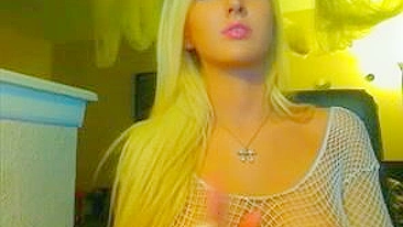 Blonde Bombshell Homemade Masturbation Webcam Session
