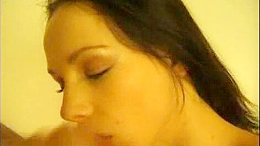 Amateur Brunette Girlfriend Masturbation & Pussy Eating Solo