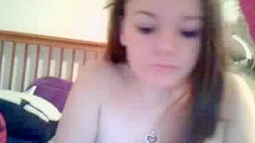 Tight Teen Pussy Masturbates on Webcam with Small Tits and Fingers