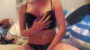 Masturbating Brunette Finger Play