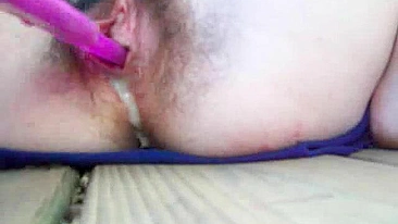 Masturbating Teen Brunette with Hairy Snatch Squirts Oozing Cum!