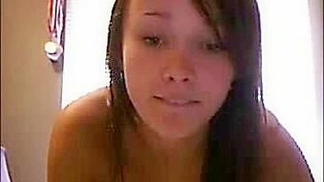 Mesmerizing Brunette Teen Masturbates on Webcam